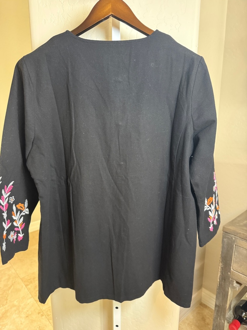Susan Graver Black Embroidered Tunic Jacket with Pockets SZ LG - Picture 5 of 12